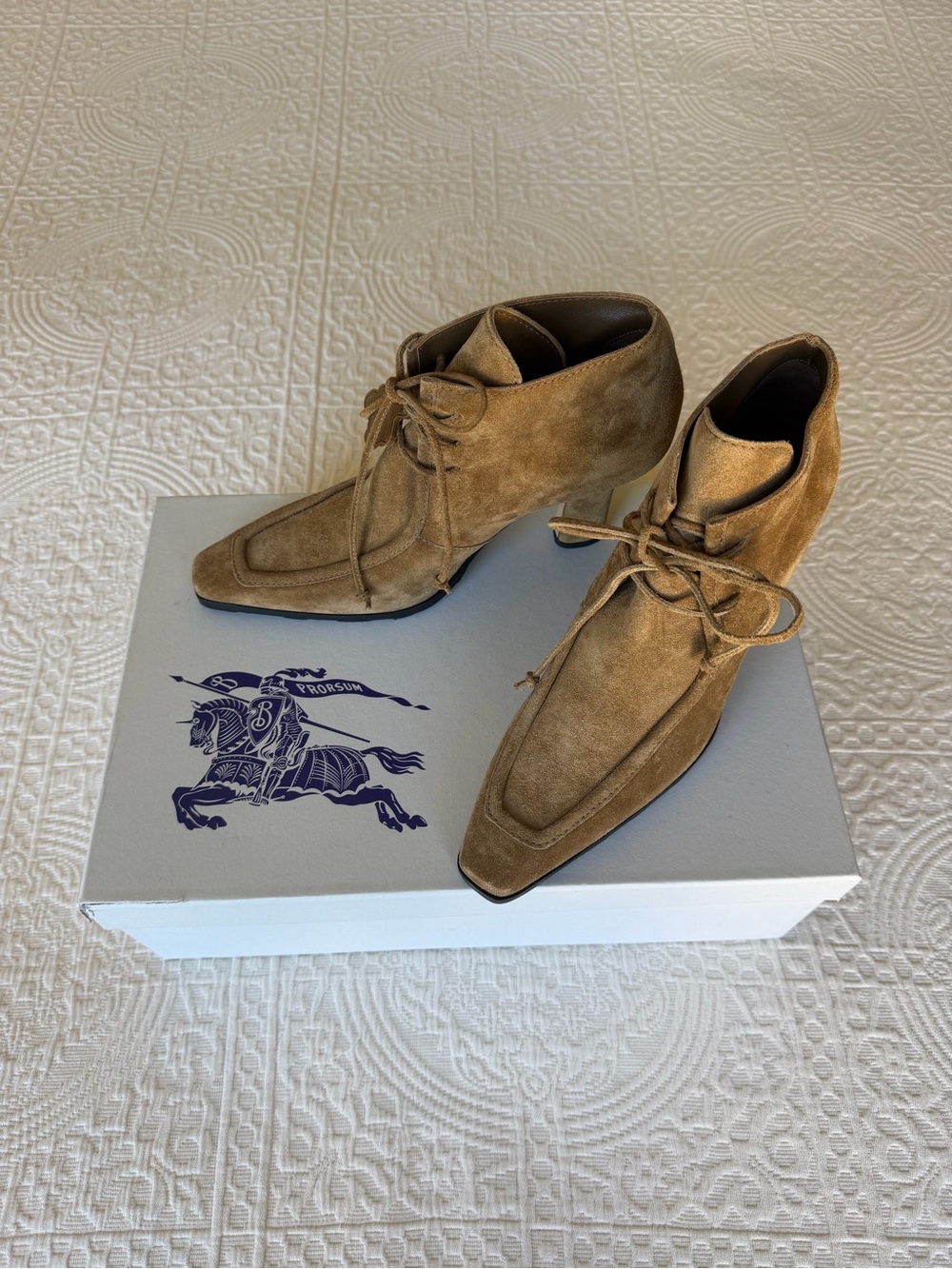 Burberry Storm suede ankle boot jute sz 38